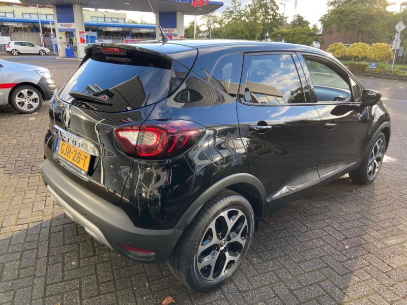 Renault Captur GJR 28 T 03